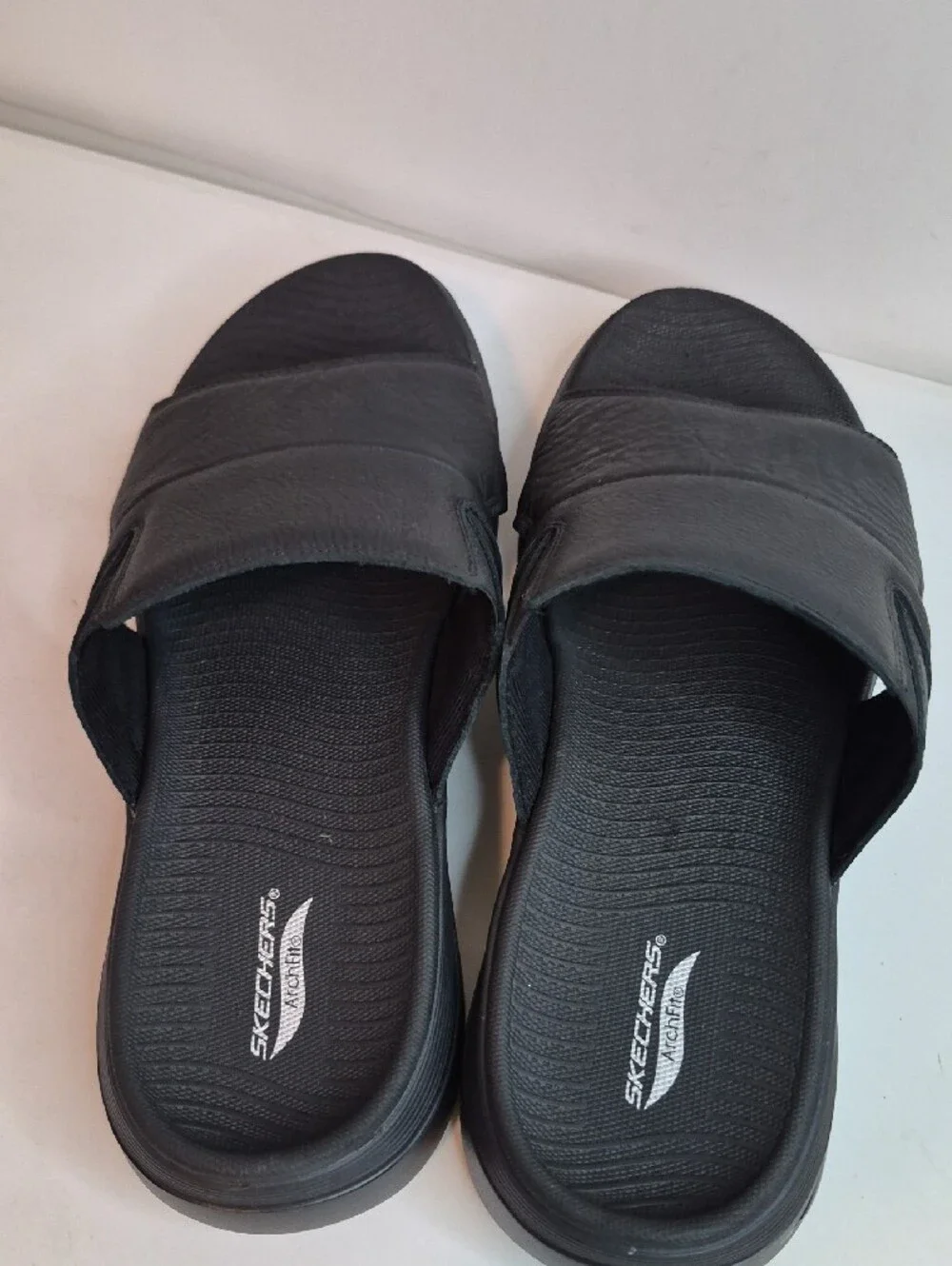 Skechers Men’s Black Arch Fit Slide Sandals Size 13